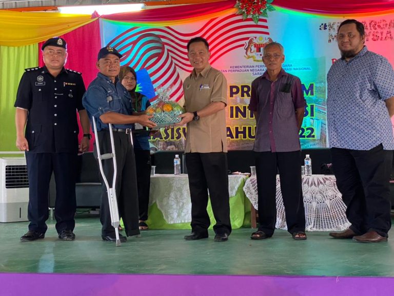 Bentuk modal insan menerusi program integrasi - UTUSAN SARAWAK