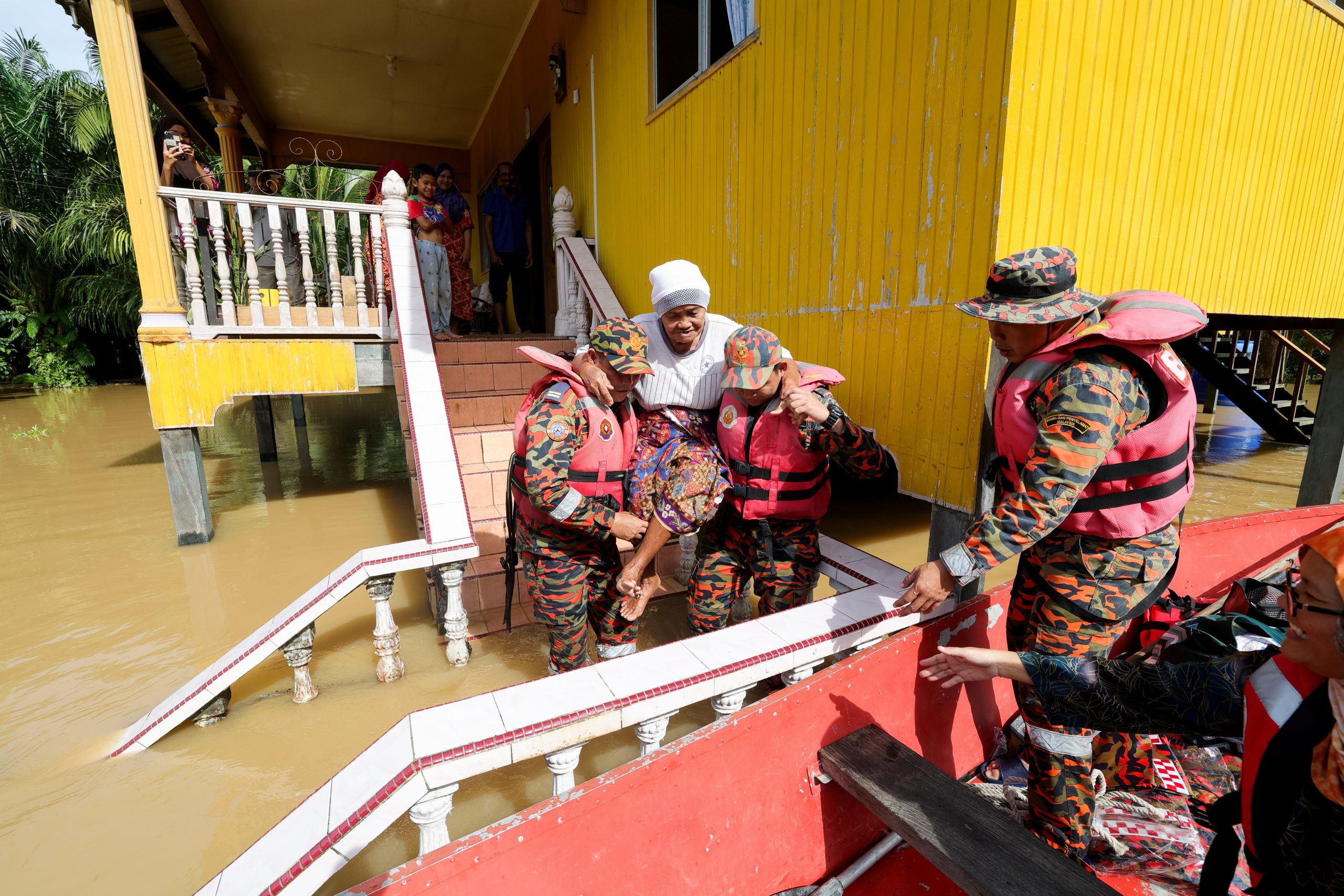 Banjir Di Tiga Negeri Bertambah Buruk Jumlah Mangsa Terus Meningkat Utusan Sarawak 2514