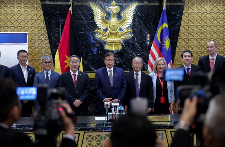 TAN SRI ABANG JOHARI TUN  OPENG