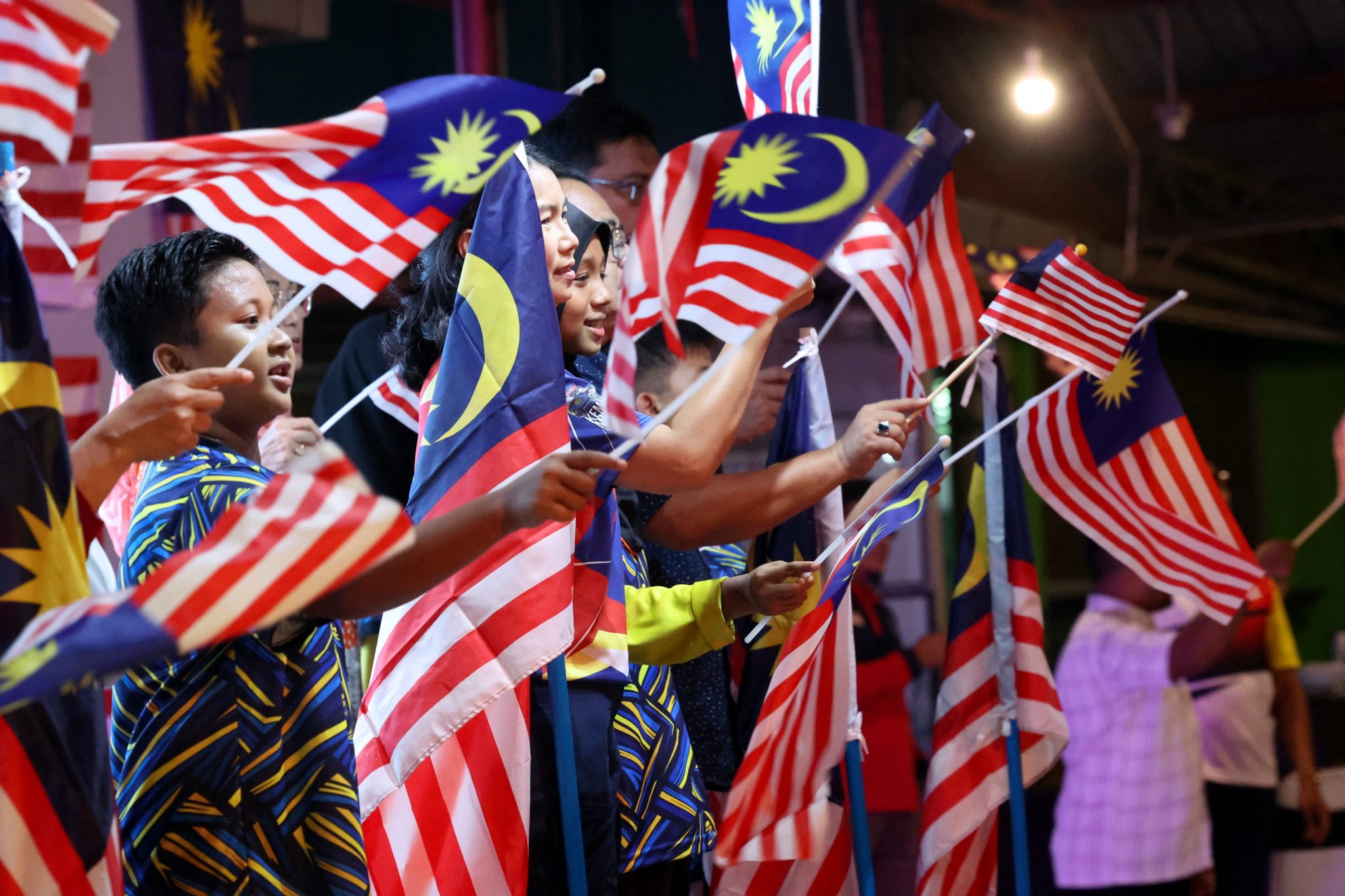 Kibarkan Jalur Gemilang, tanda cinta pada negara - UTUSAN SARAWAK