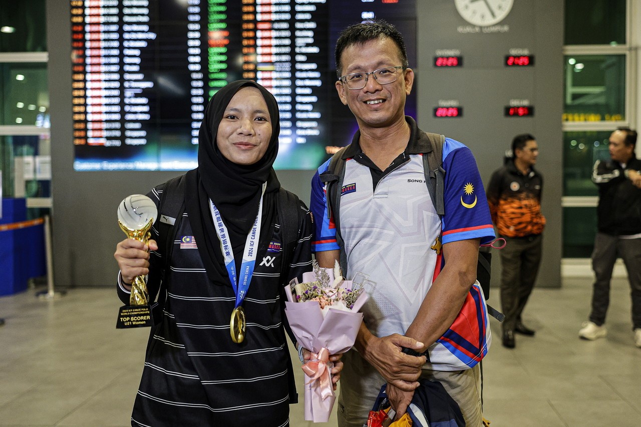 Tubuh kecil tak halang Azlyn Farhana muncul penjaring terbanyak di ...