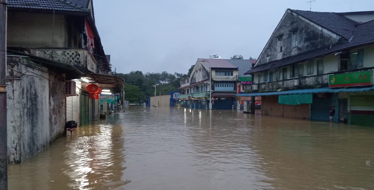 Paras air Sungai Rajang meningkat - UTUSAN SARAWAK