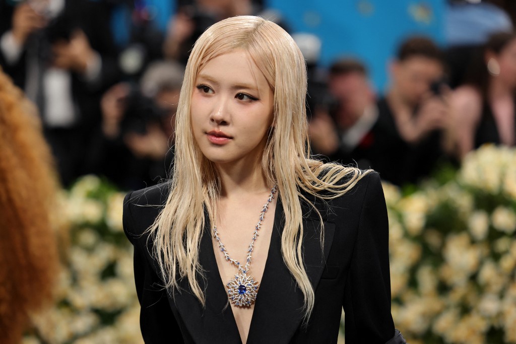 Runut Rose Blackpink lancar runut bunyi, Messy - UTUSAN SARAWAK