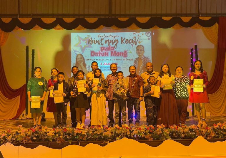 TONJOLKAN-BAKAT-DI-PENTAS-TERBUKA-SEJAK-USIA-MUDA-pic1