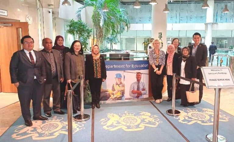 Slug-Delegasi-Sarawak-1