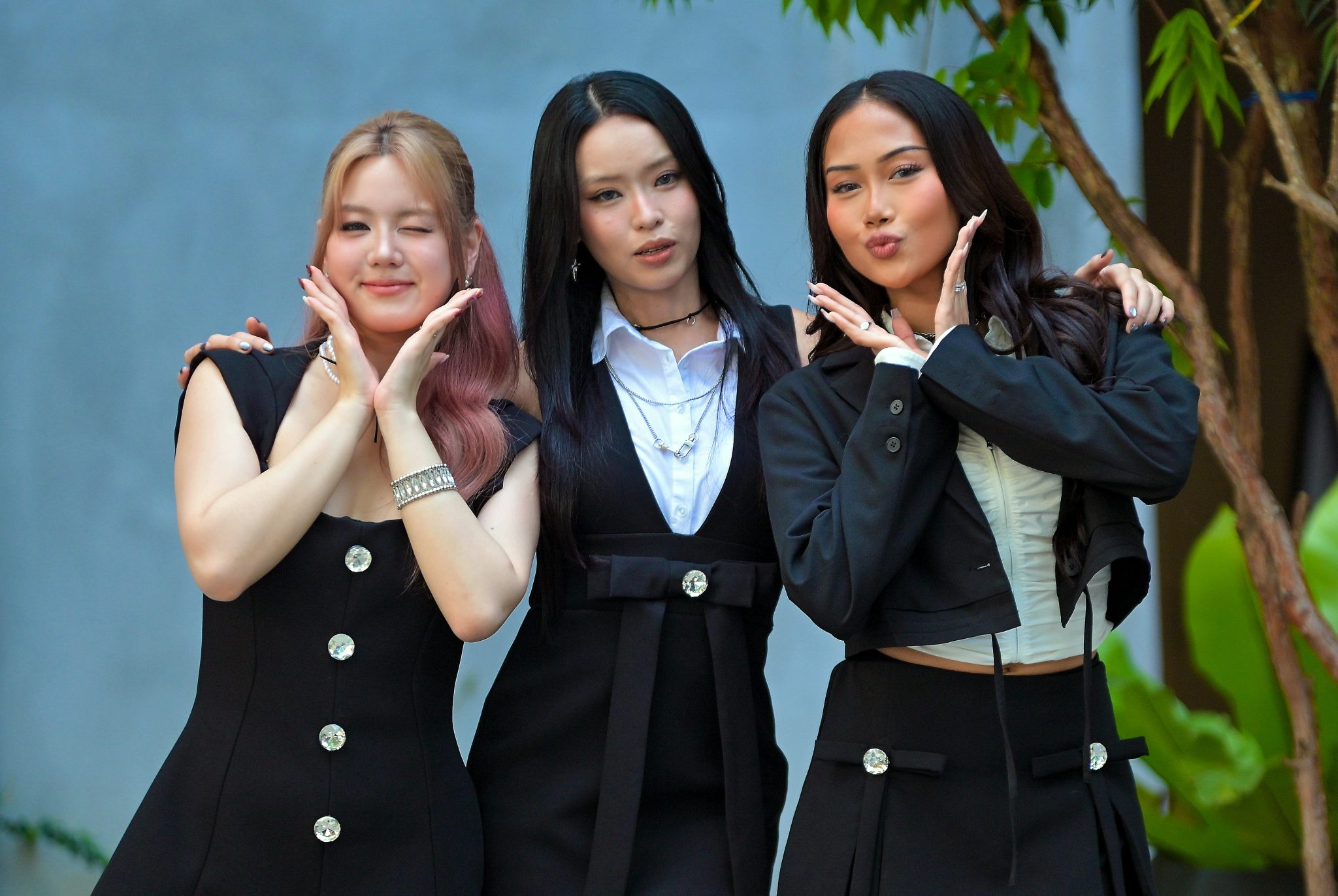 Lagu Question Tampil Imej Feminin Dolla Utusan Sarawak