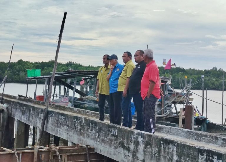 BENTENG-AIR-PASANG-RM2-JUTA-LINDUNGI-KAMPUNG-GERIGAT-DARIPADA-HAKISAN-DAN-BANJIR-1