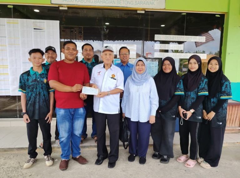 MARTABAT-WARISAN-SENI-BUDAYA-SILAT-RUMPUN-MELAYU-DI-KABONG-pic1