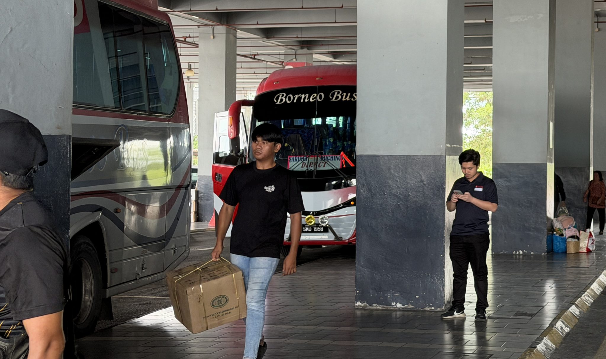 Eksklusif: Terminal Bas Kuching Sentral sesak menjelang Krismas ...