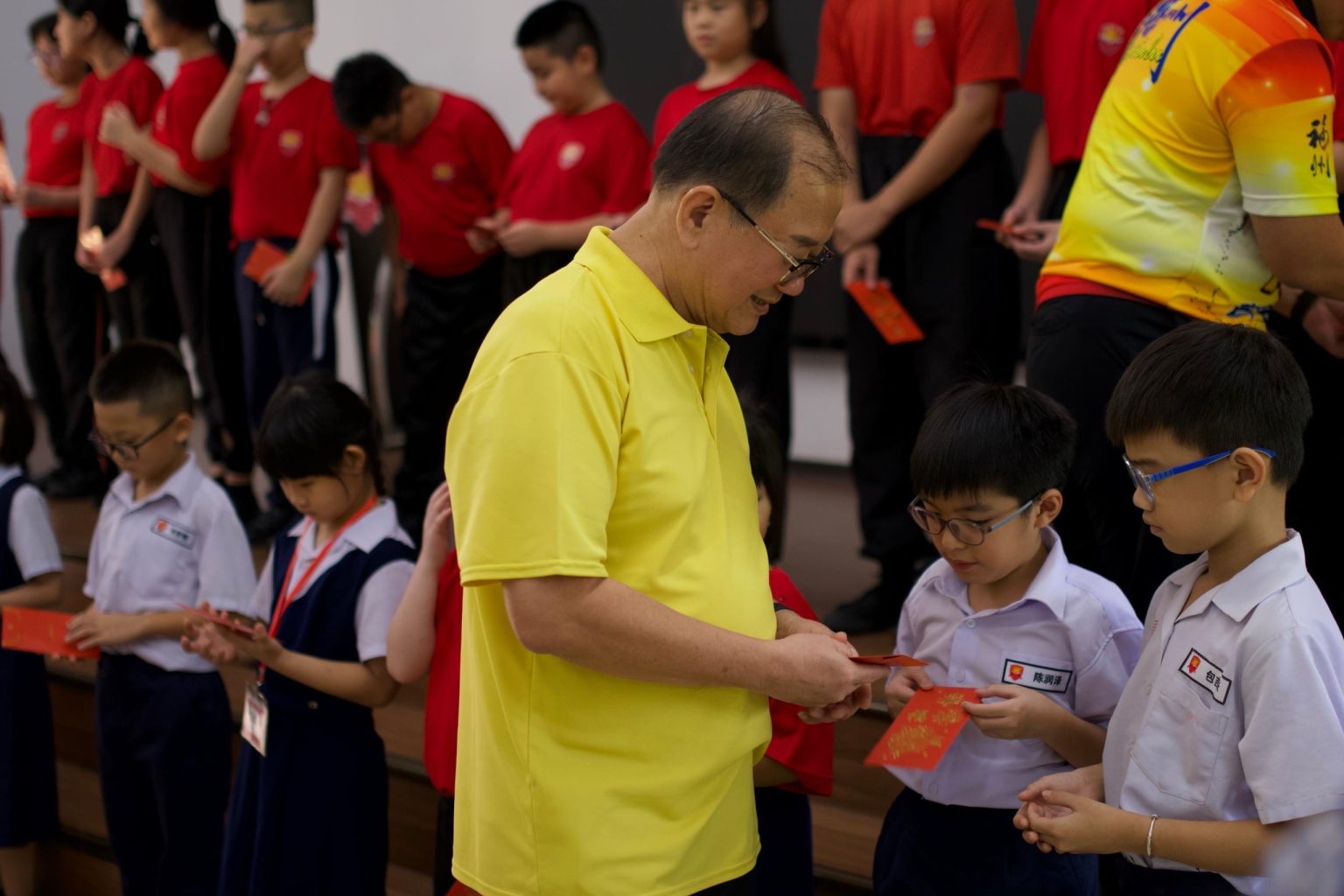 Persatuan Foochow Bintulu salur sumbangan TBC kepada 150 murid kurang ...