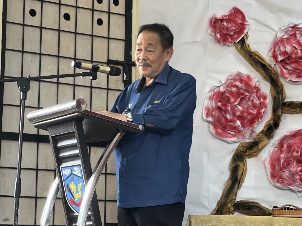U Razak Roland tinjau pelajar baharu, tekankan STEM di SMK Tun Abdul Razak ...