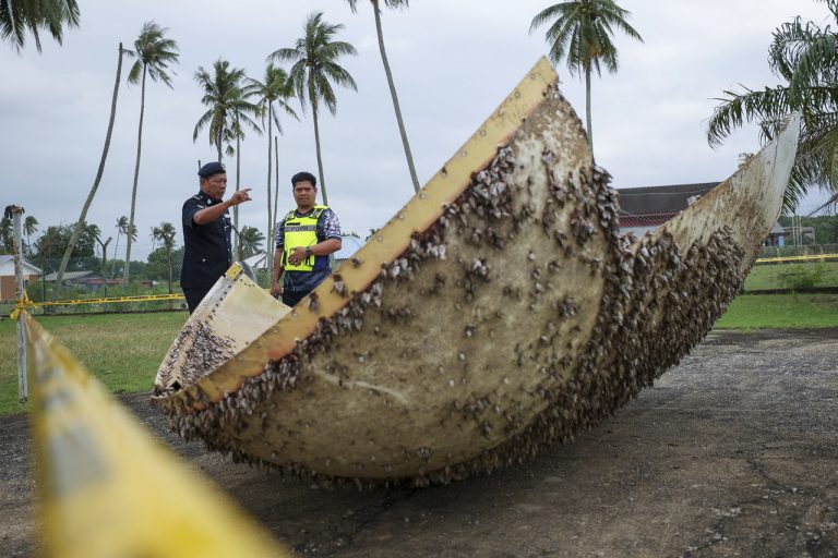 OBJEK DIPERCAYAI SERPIHAN DARI ANGKASA