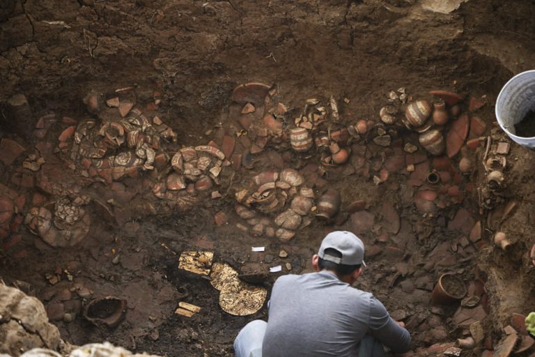 PANAMA-ARCHAEOLOGY-PRE-HISPANIC-TOMB