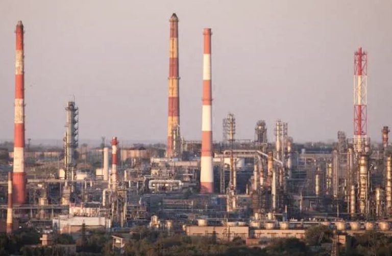 Harga minyak melambung, dorong kenaikan harga petrol di AS susulan ketegangan Asia Barat