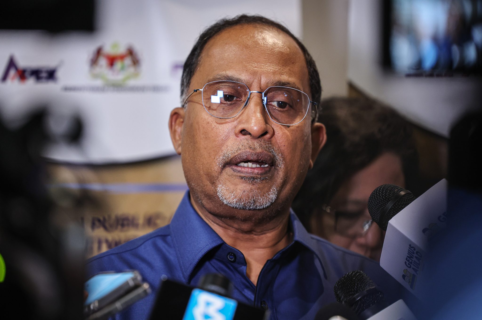 Pelajar Malaysia di luar negara selamat, KPT terus pantau - Zambry ...