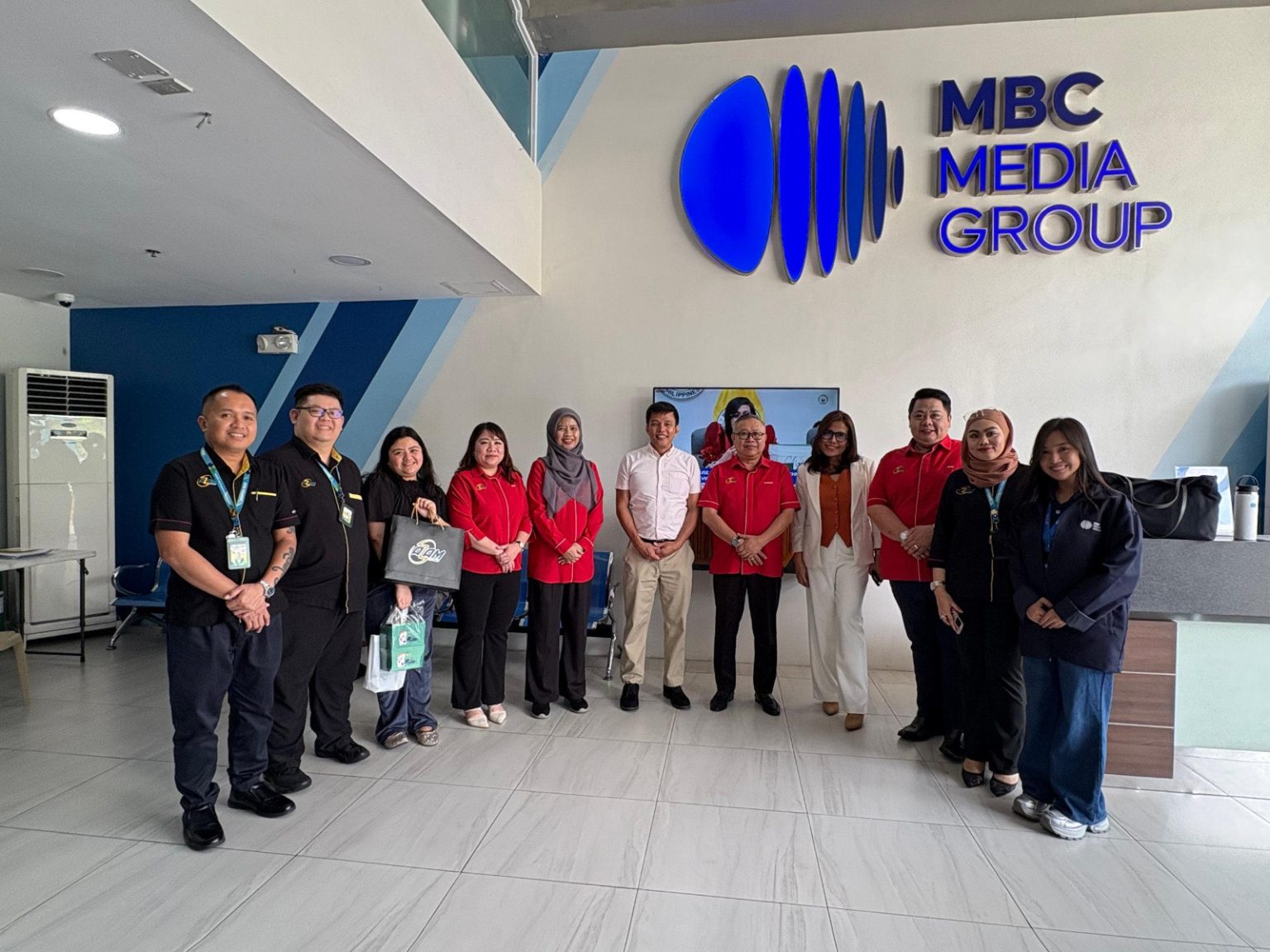 AZAM perluas rangkaian media serantau di Manila - UTUSAN SARAWAK