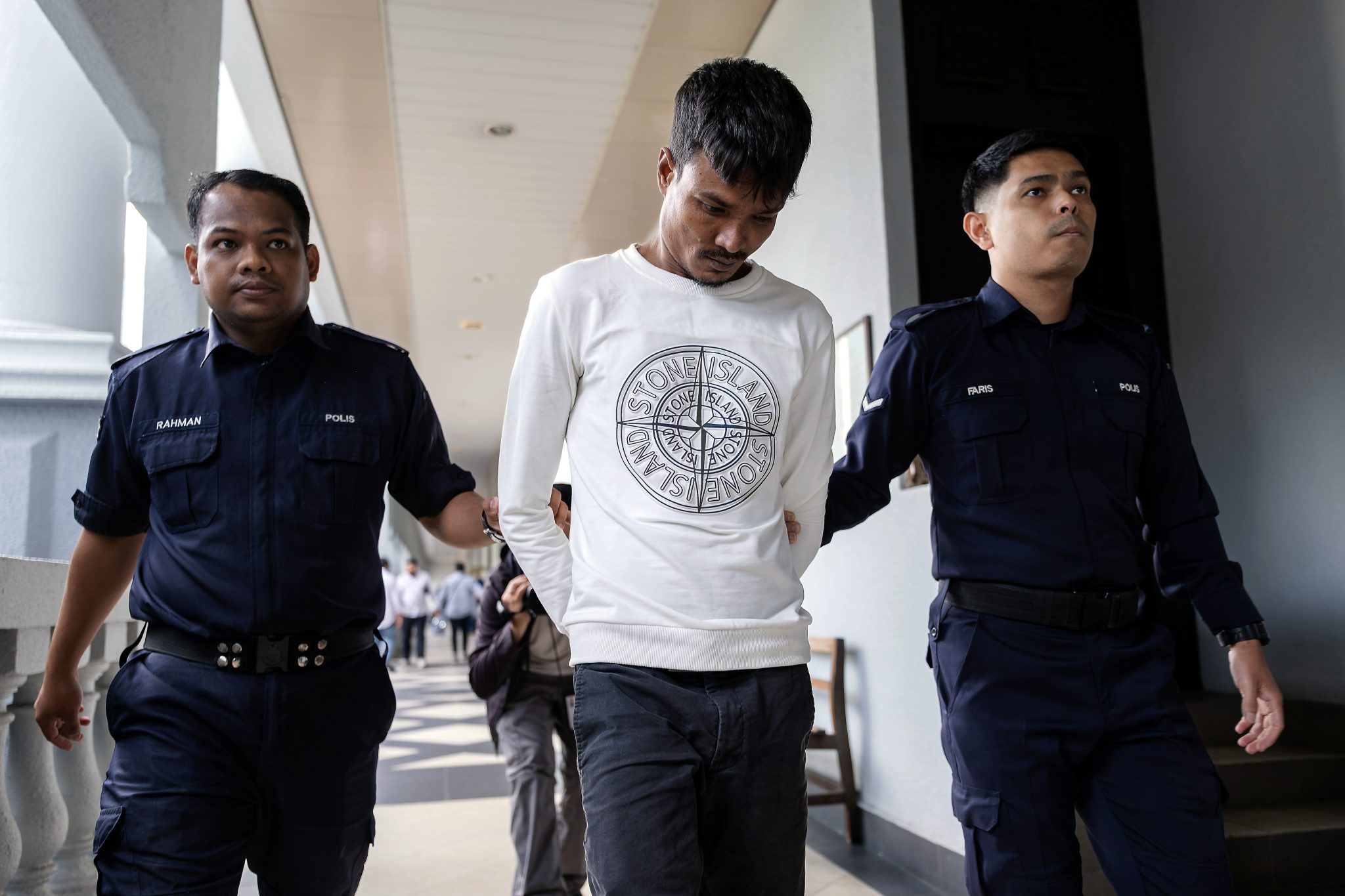 Datuk Razif Buruh Rohingya didakwa rompak rumah Datuk Razif Sidek - UTUSAN SARAWAK