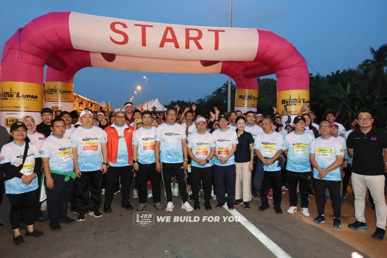 3000-pelari-meriahkan-Larian-Separuh-Maraton-Jambatan-Batang-Lupar-1-20263