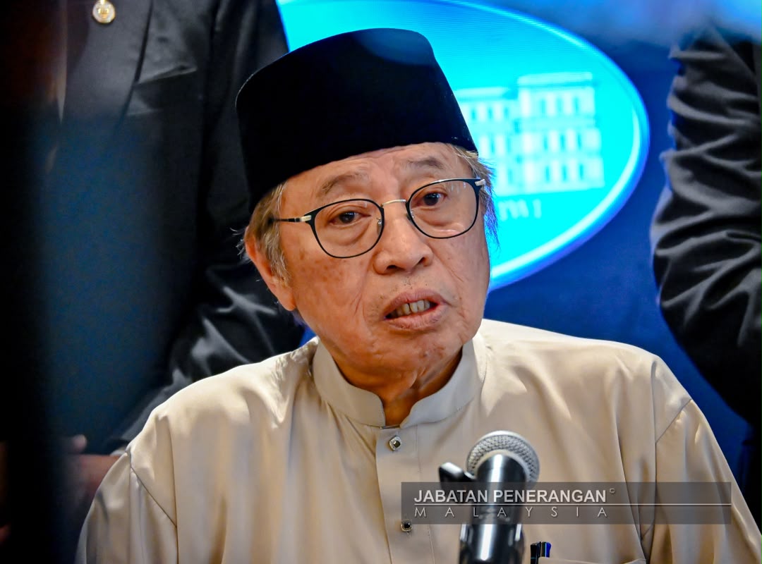 MUKA BAHARU… Abang Johari mengesahkan GPS akan mengetengahkan muka baharu pada PRN Sarawak Ke-13, namun jumlah calon yang terlibat masih belum dimuktamadkan. Foto Japen